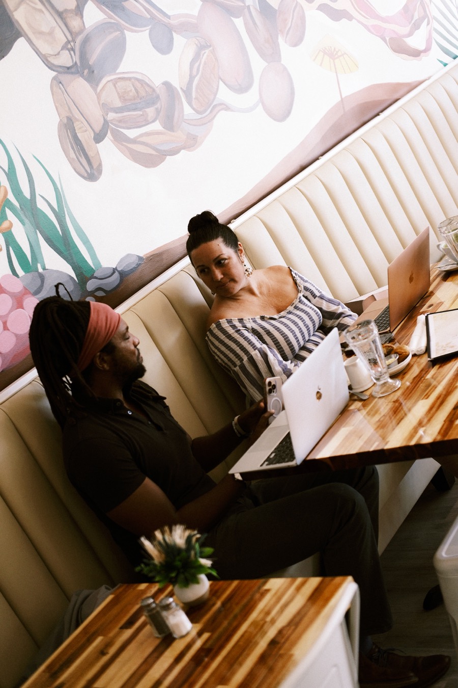 Focused one-on-one business advisory conversation